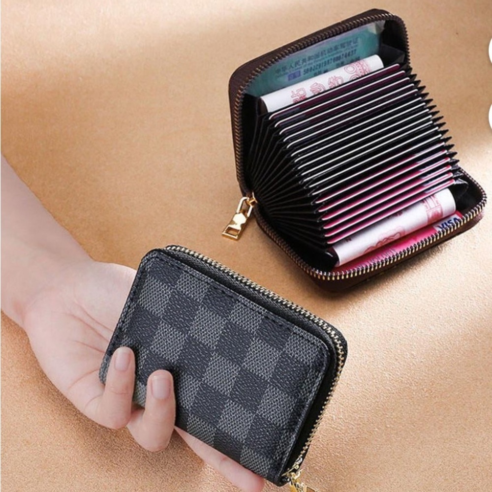 Fashion Card wallet with excellent condition
